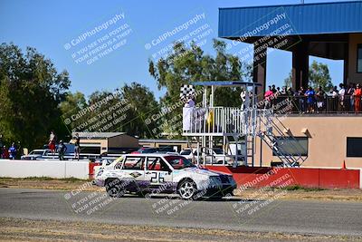 media/Sep-29-2024-24 Hours of Lemons (Sun) [[6a7c256ce3]]/StartFinish (245p-330p)/